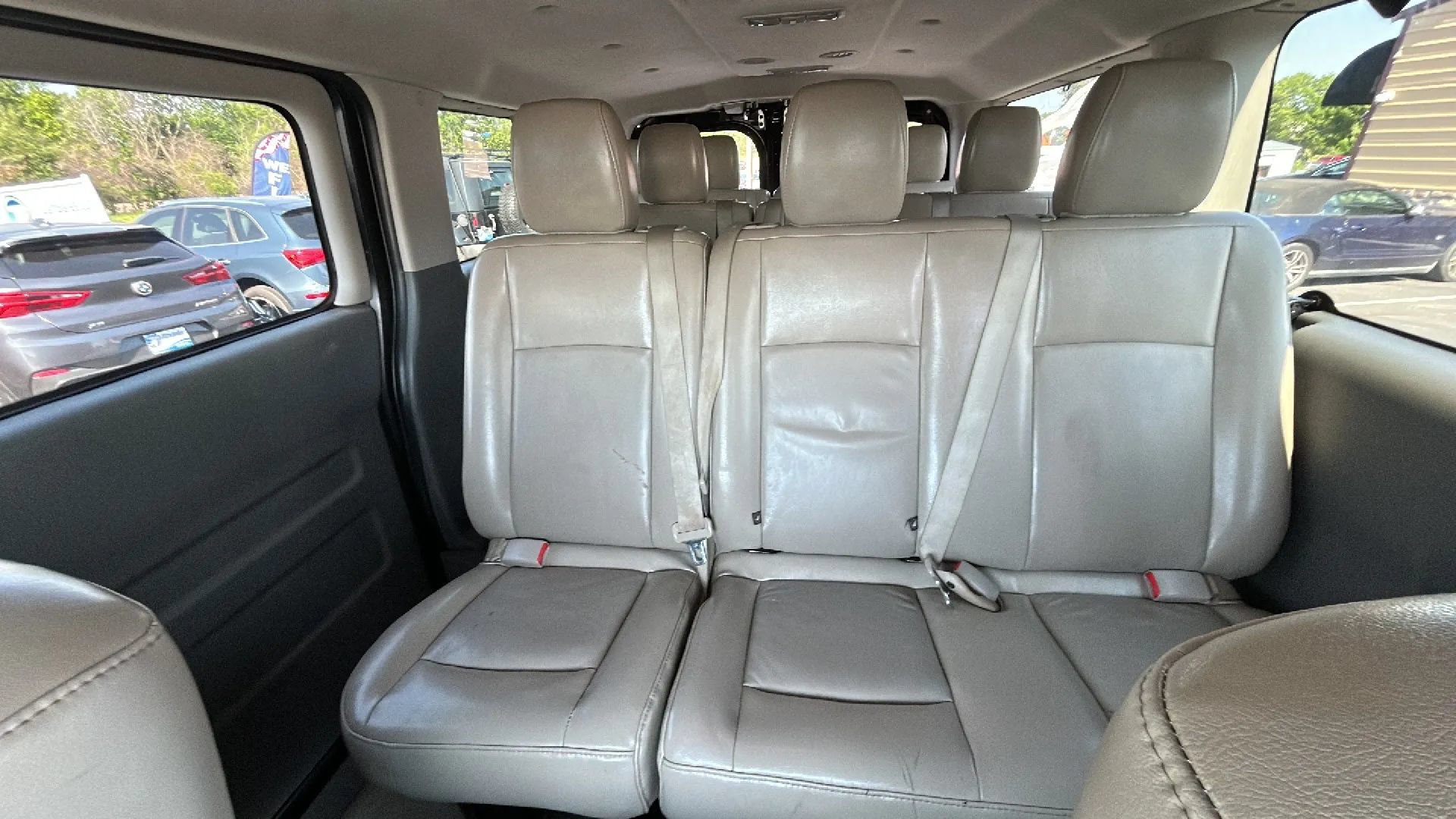 Used 2014 Nissan NV 3500 SL w/ Technology Package RWD image 8