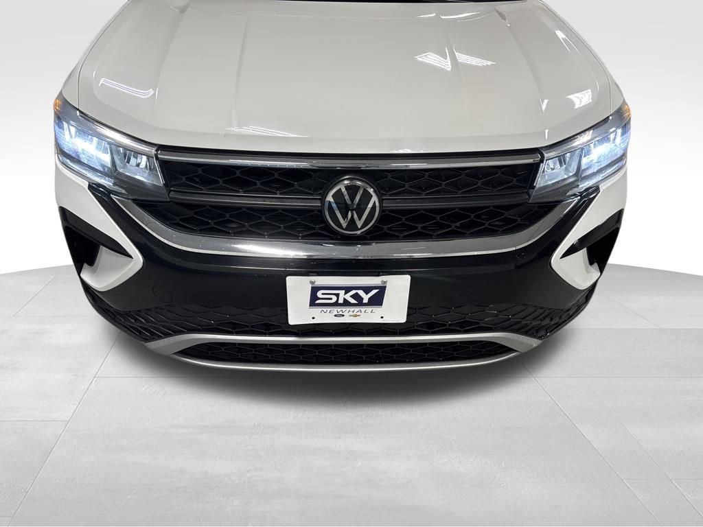 Used 2023 Volkswagen Taos SE image 40