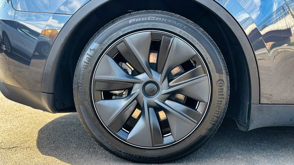 Used 2024 Tesla Model Y Long Range RWD image 34