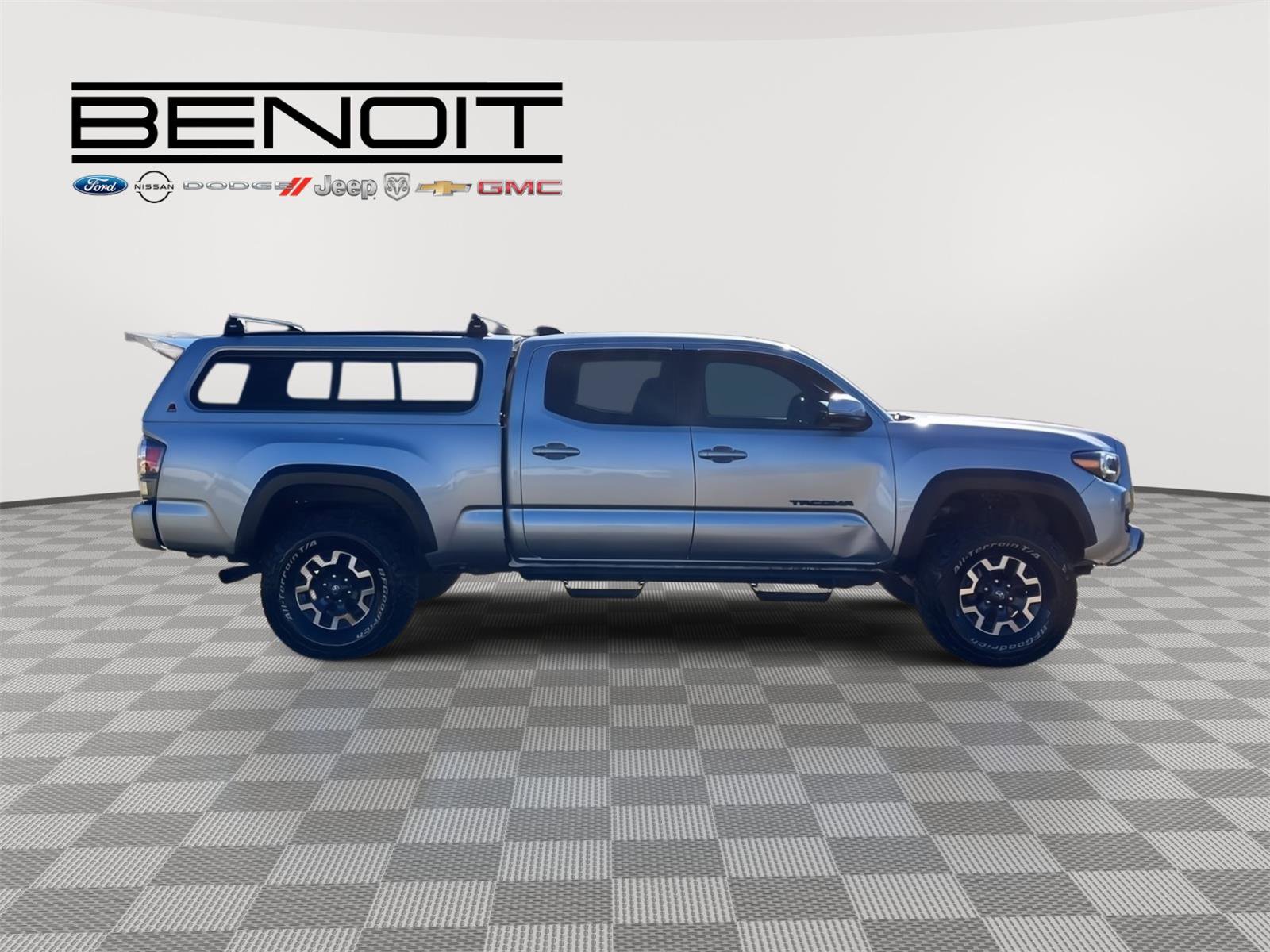 Used 2022 Toyota Tacoma TRD Off-Road w/ Technology Package image 4
