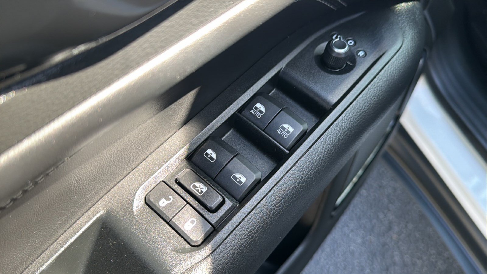 Used 2022 Jeep Compass Latitude FWD image 12
