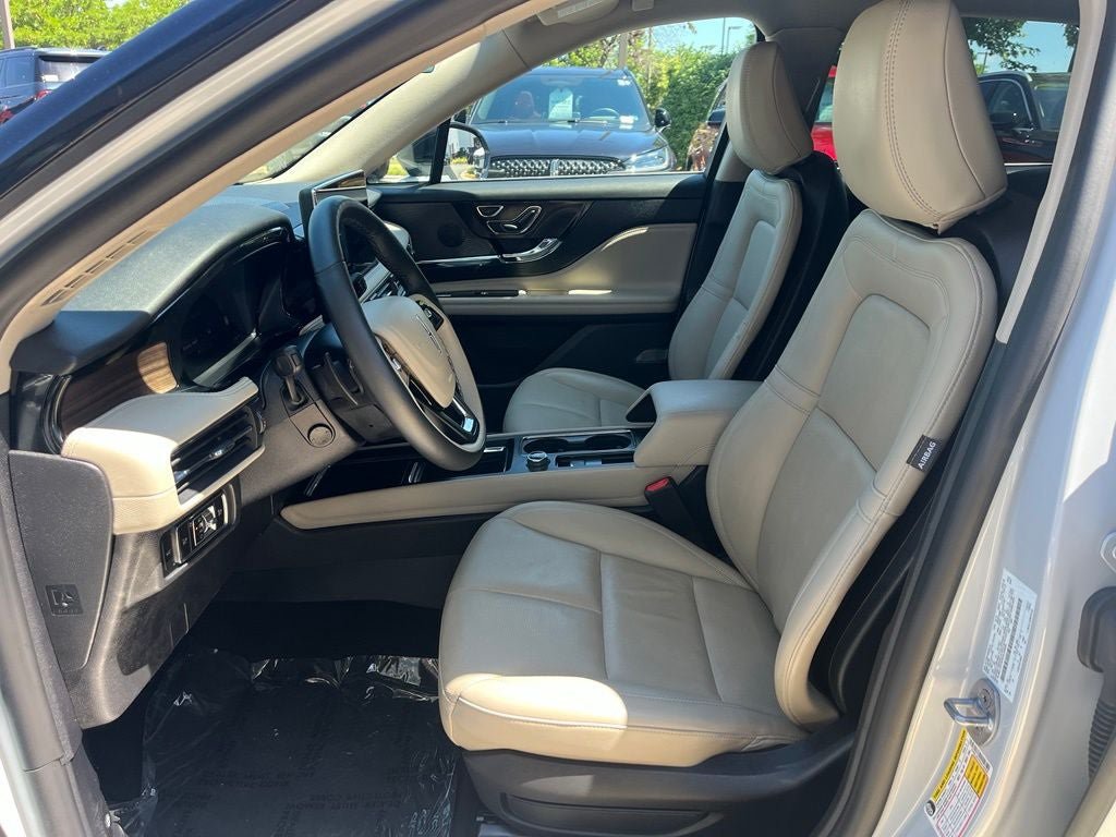 Certified 2025 Lincoln Corsair Reserve FWD image 25