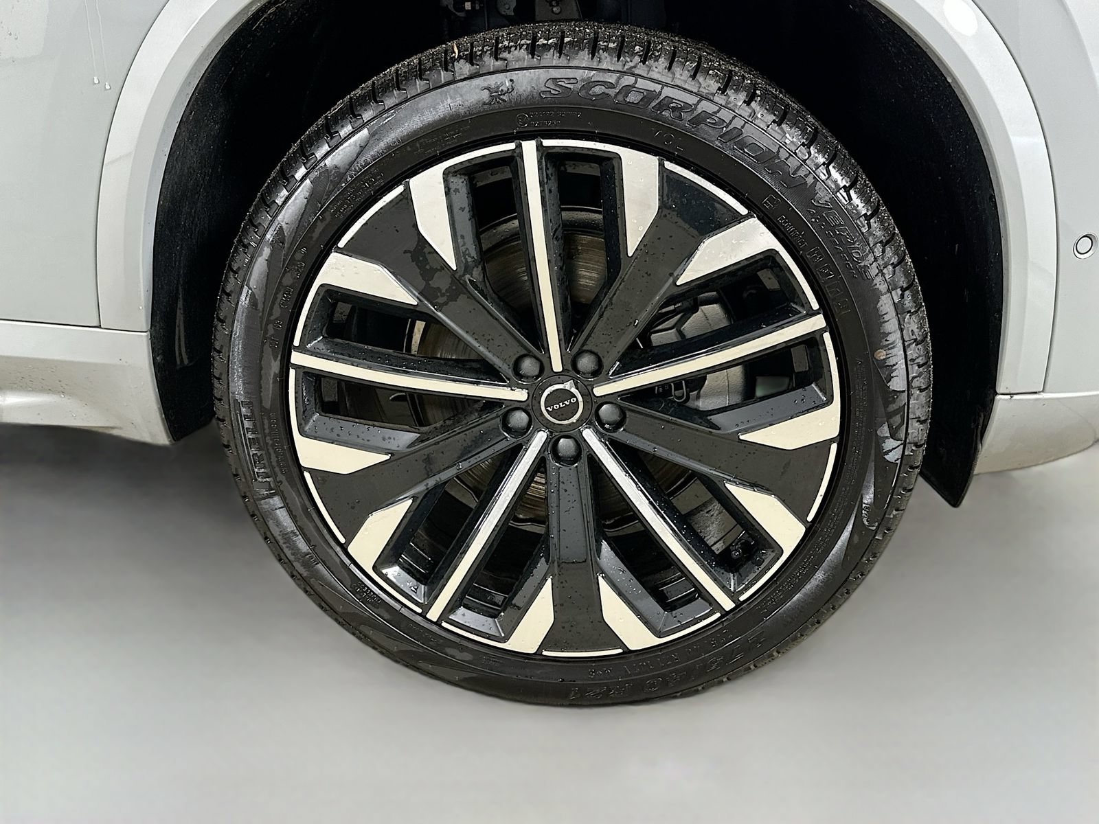 New 2026 Volvo XC90 B6 Ultra w/ Protection Package AWD/4WD image 10
