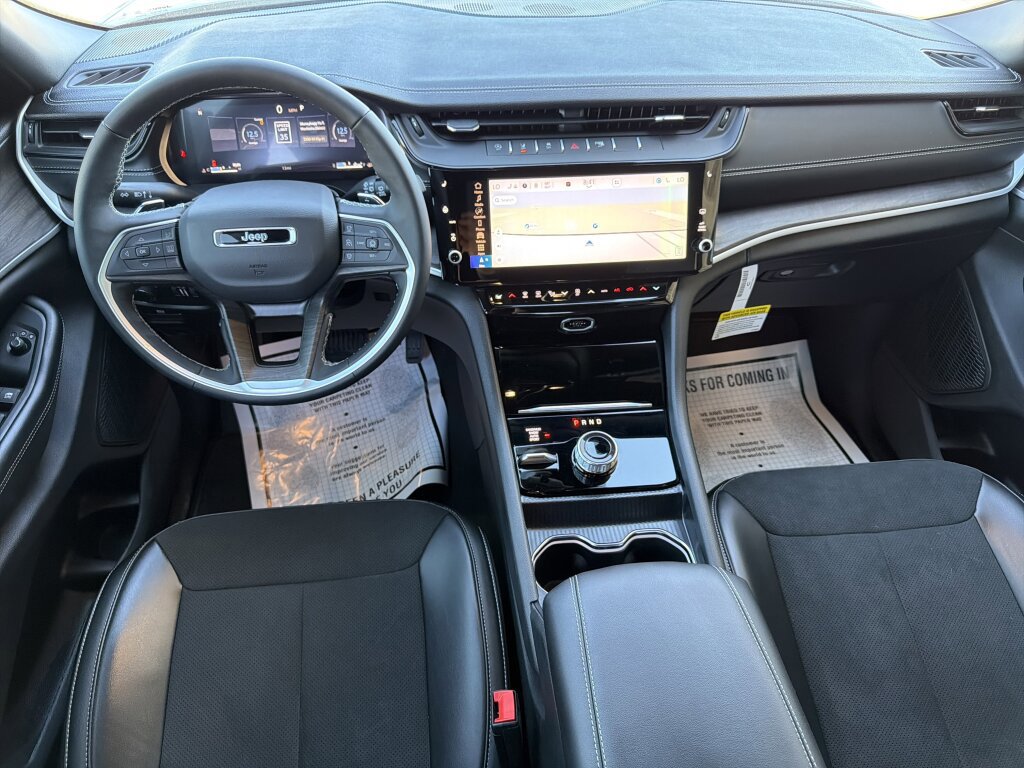 New 2026 Jeep Grand Cherokee Altitude image 10