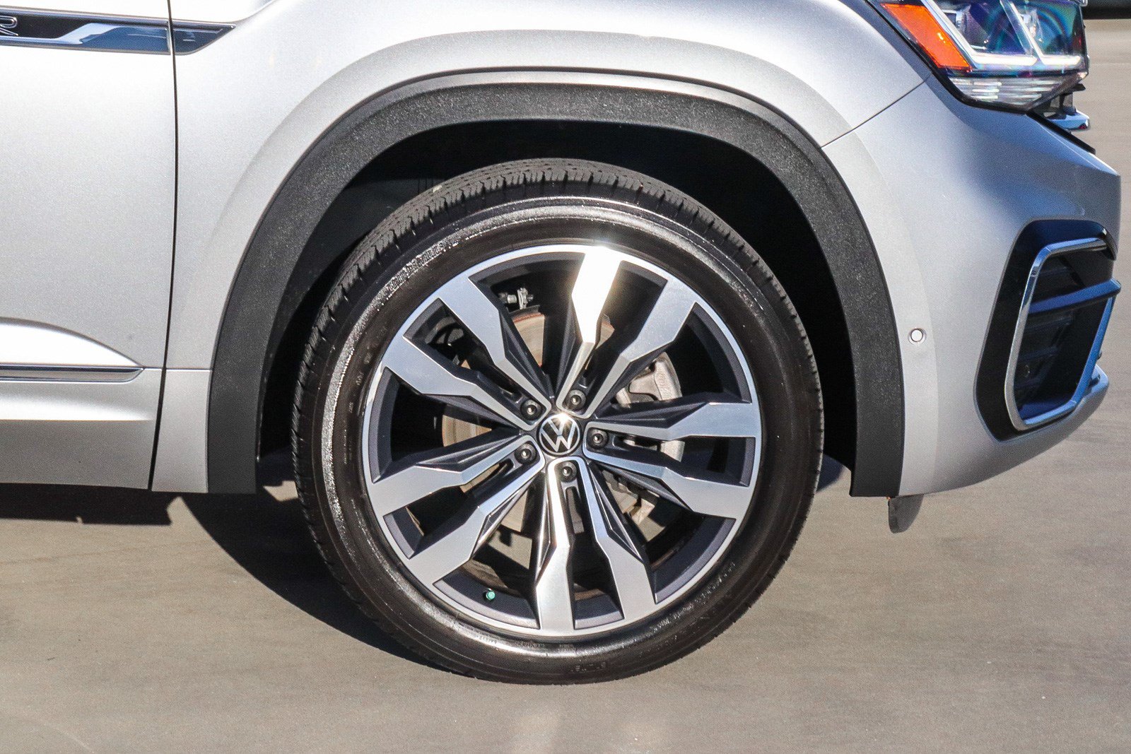 Used 2022 Volkswagen Atlas SEL Premium AWD/4WD image 12