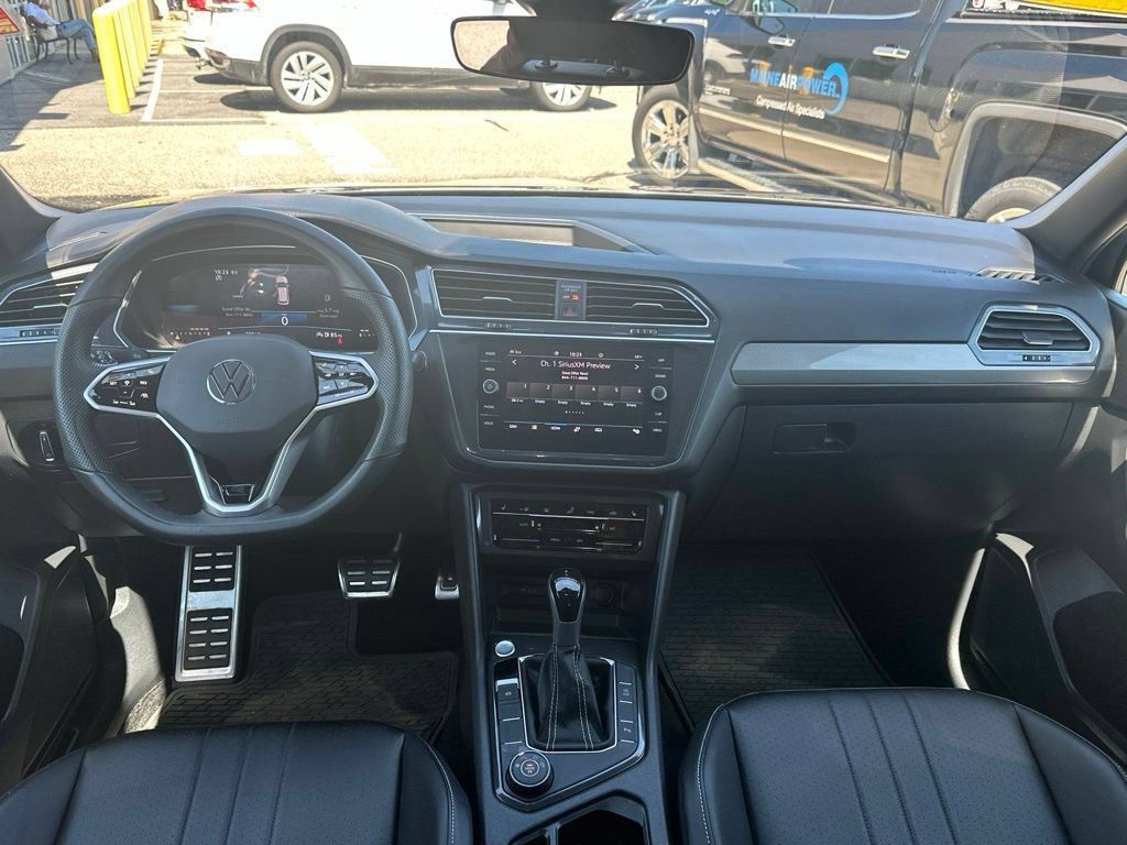 Used 2023 Volkswagen Tiguan SE R-Line AWD/4WD image 17