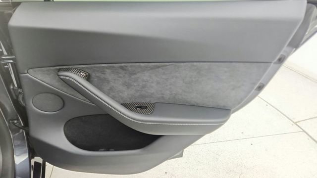 Used 2025 Tesla Model Y Performance AWD/4WD image 27