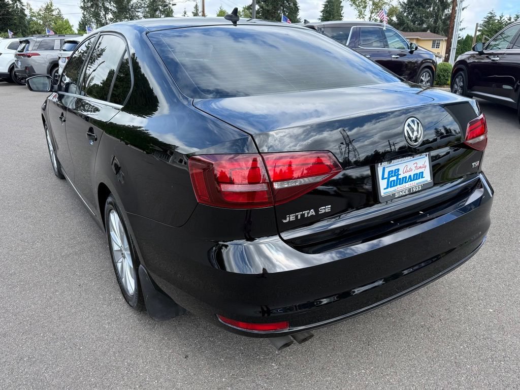 Used 2016 Volkswagen Jetta SE FWD image 3