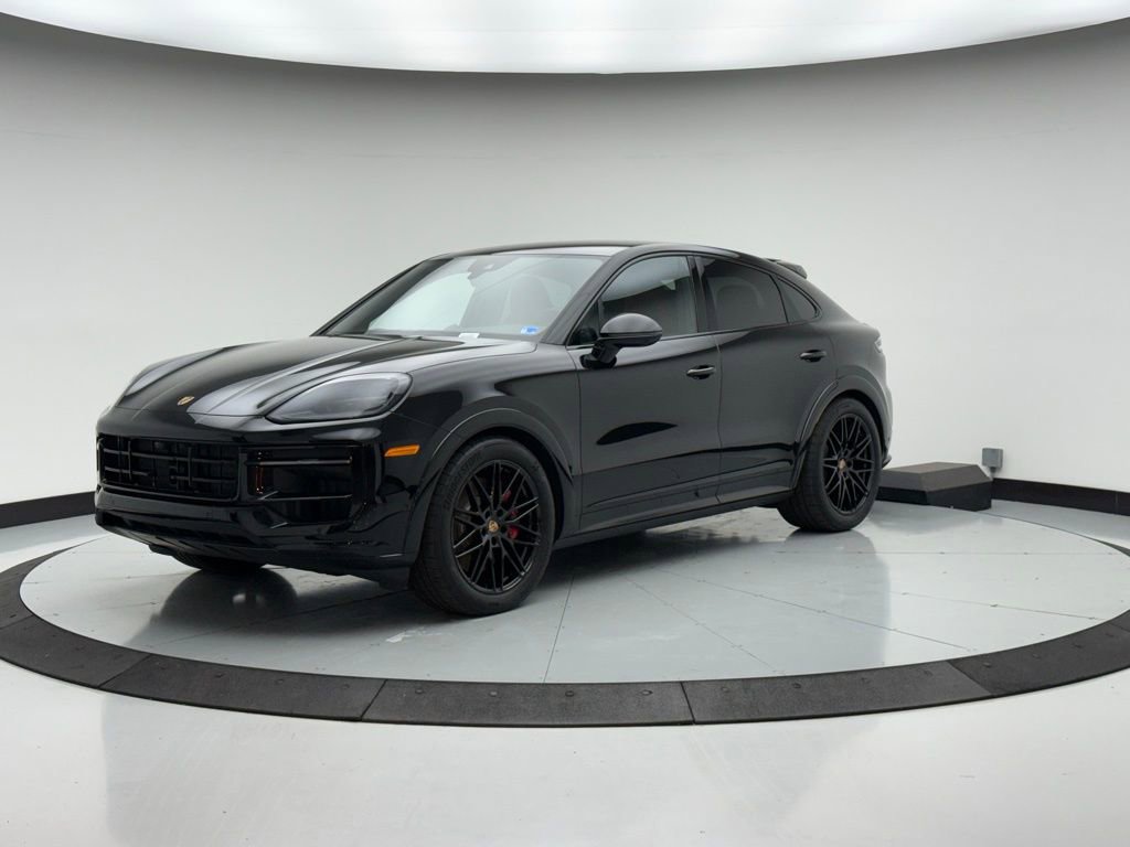 Used 2025 Porsche Cayenne S image 1