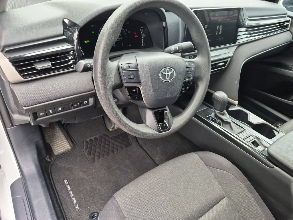 Used 2025 Toyota Camry LE FWD image 15