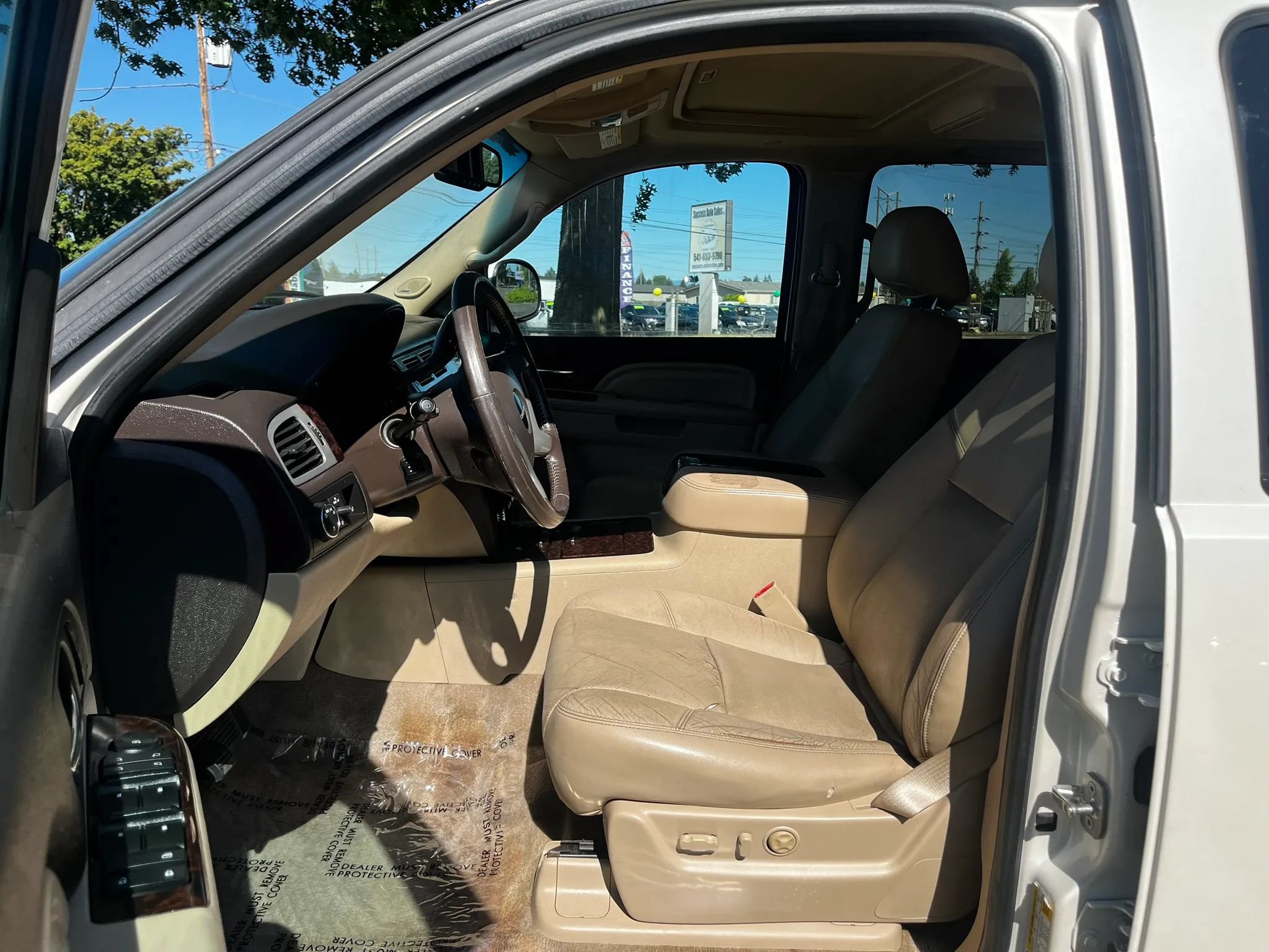 Used 2012 GMC Yukon XL Denali AWD/4WD image 8