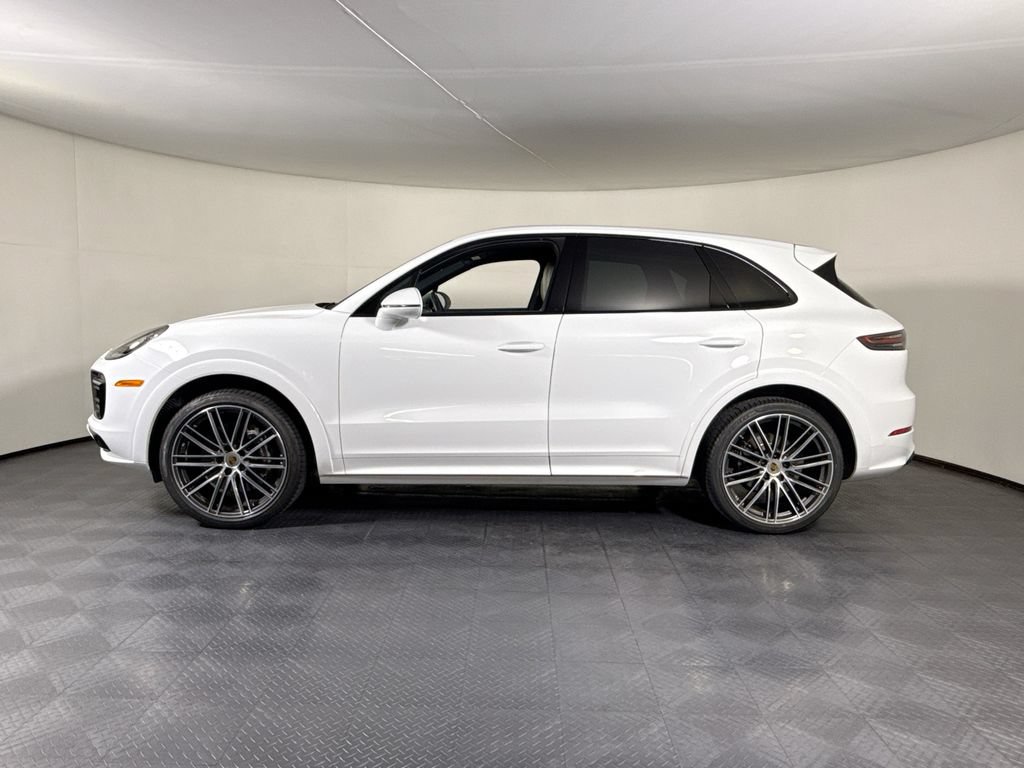 Certified 2023 Porsche Cayenne Platinum Edition AWD/4WD image 2