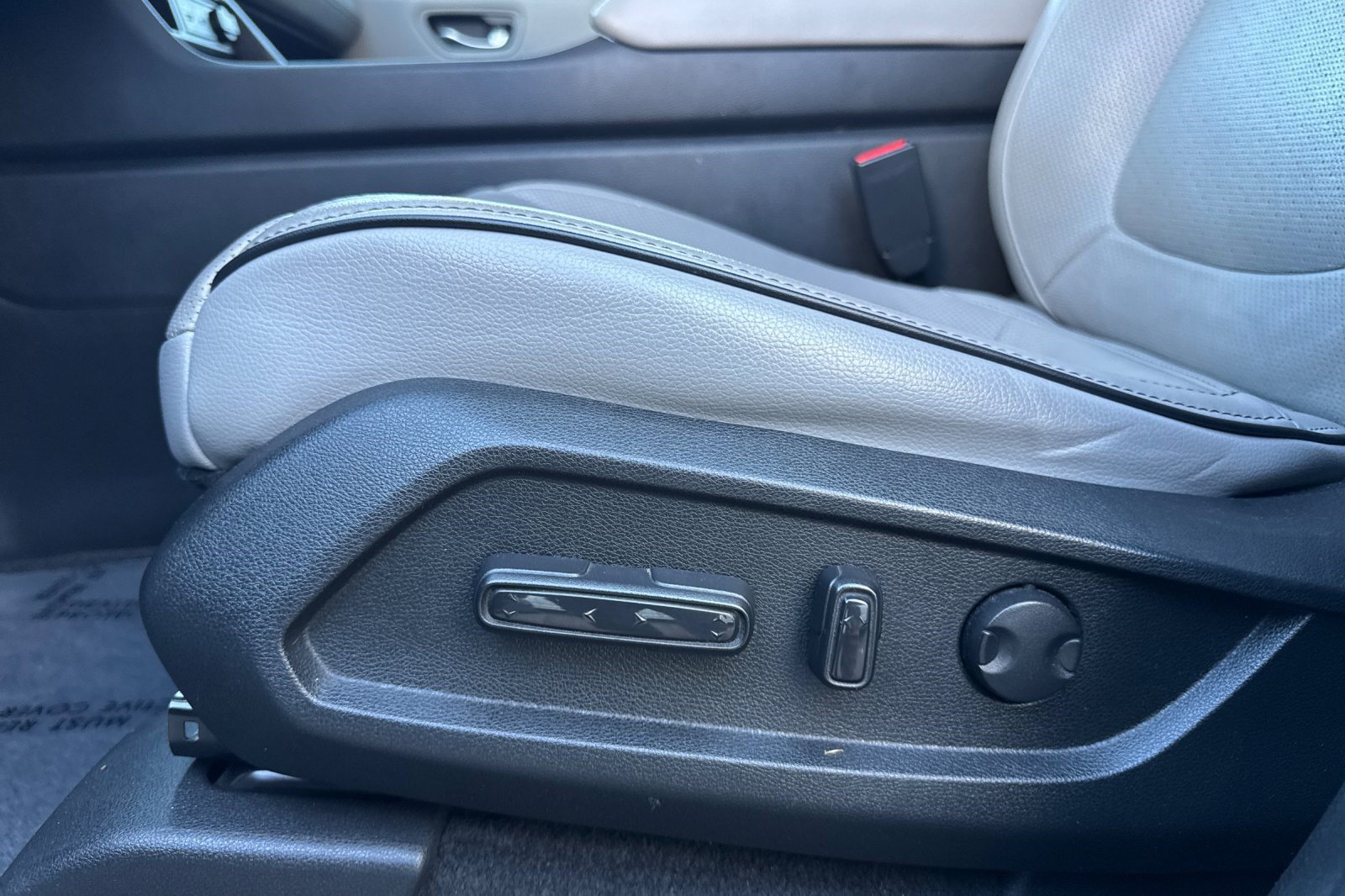 Used 2023 Honda Pilot Elite image 15