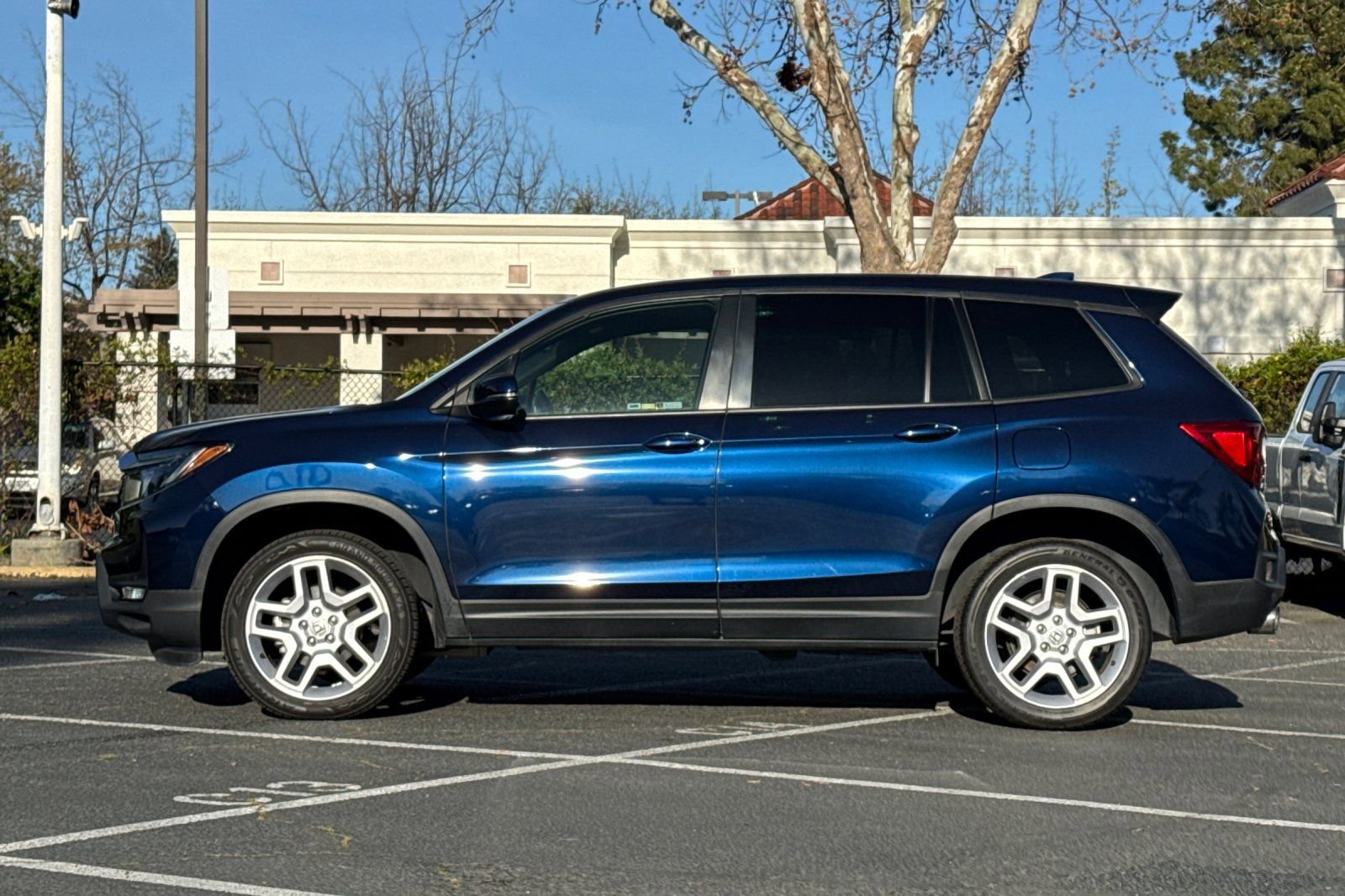 Used 2024 Honda Passport EX-L image 7