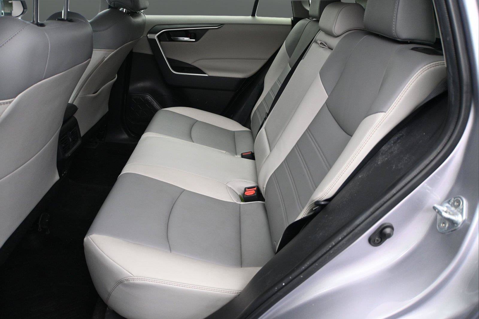 Used 2022 Toyota RAV4 XLE Premium AWD/4WD image 10