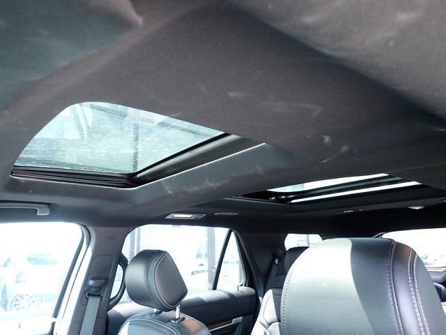 Used 2016 Ford Explorer Limited w/ Equipment Group 301A AWD/4WD image 12