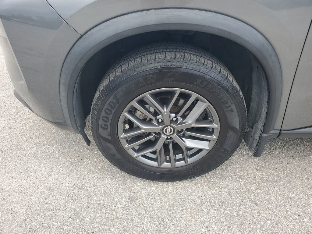 Used 2021 Nissan Rogue S image 17