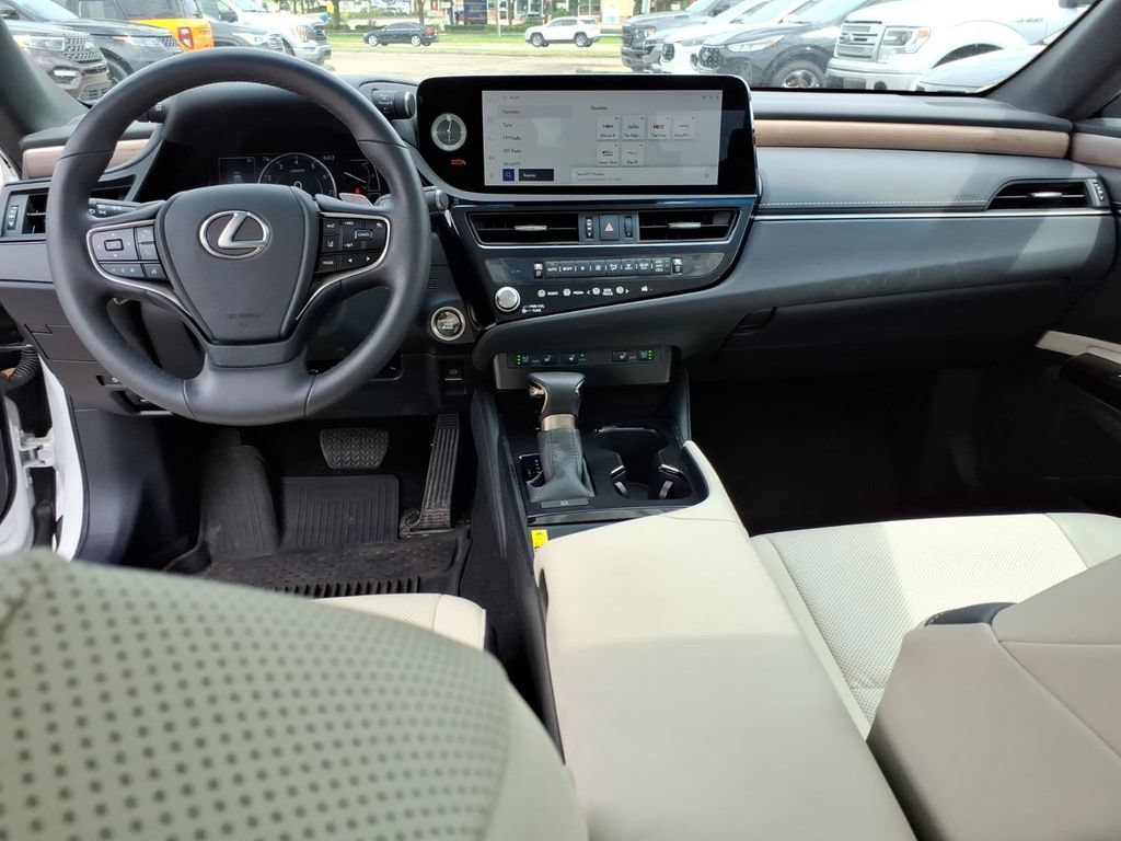 Used 2024 Lexus ES 350 w/ Premium Package FWD image 13
