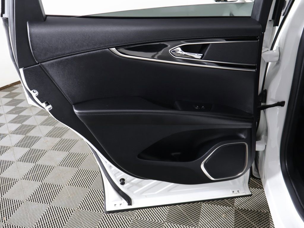 Used 2022 Lincoln Nautilus AWD image 23