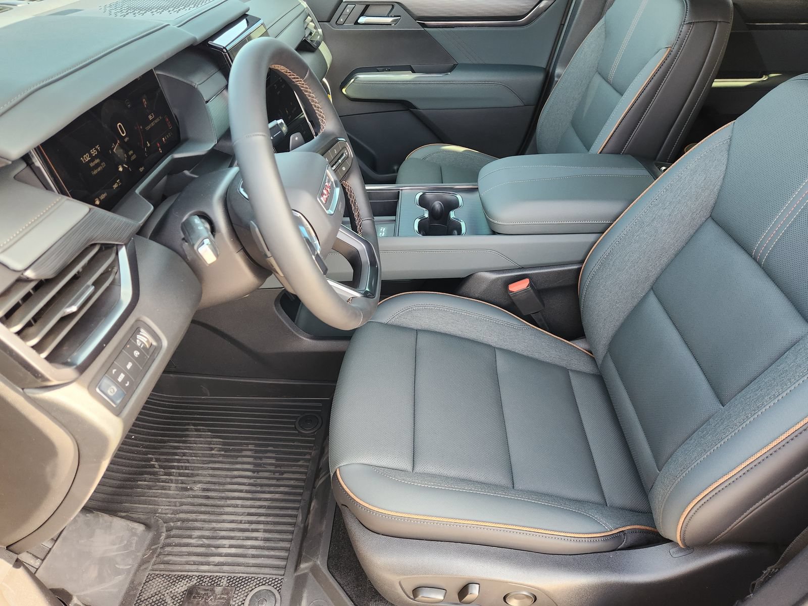 New 2026 GMC Acadia AT4 w/ Luxury Package AWD/4WD image 16