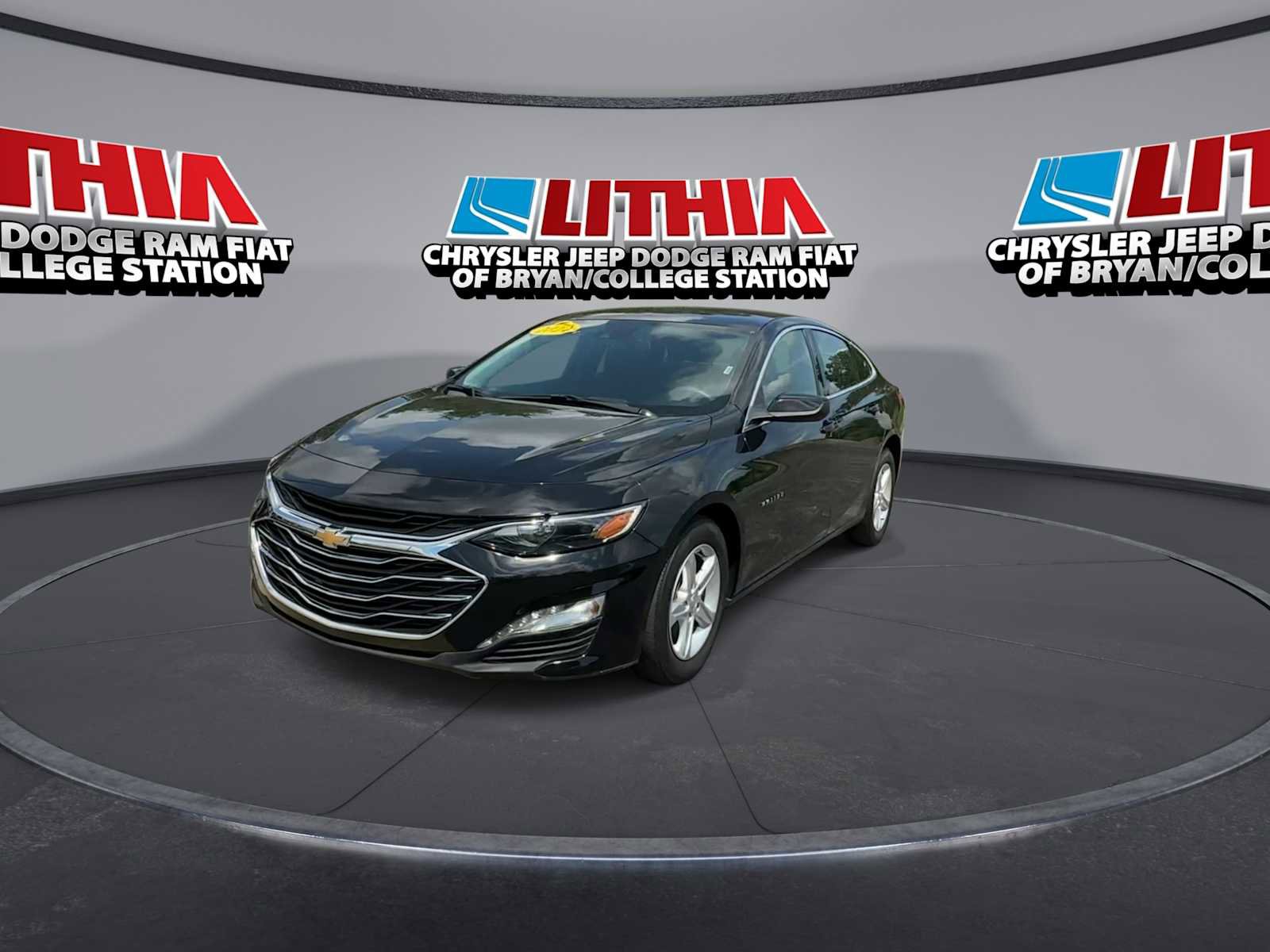 Used 2024 Chevrolet Malibu LT FWD image 3