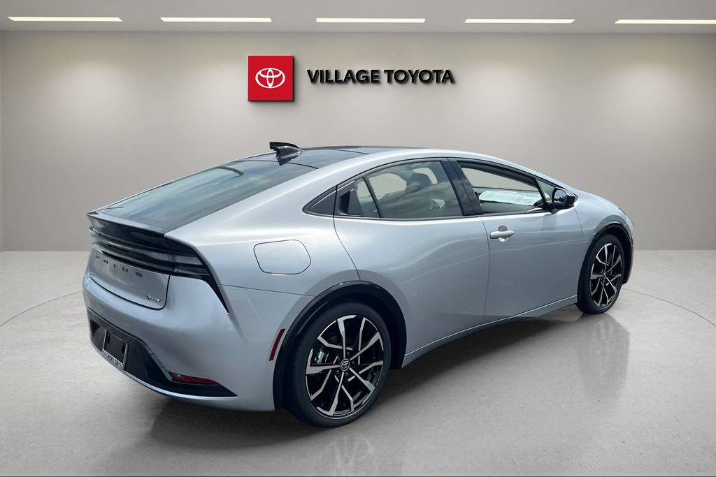New 2026 Toyota Prius Plug-In Hybrid FWD image 5