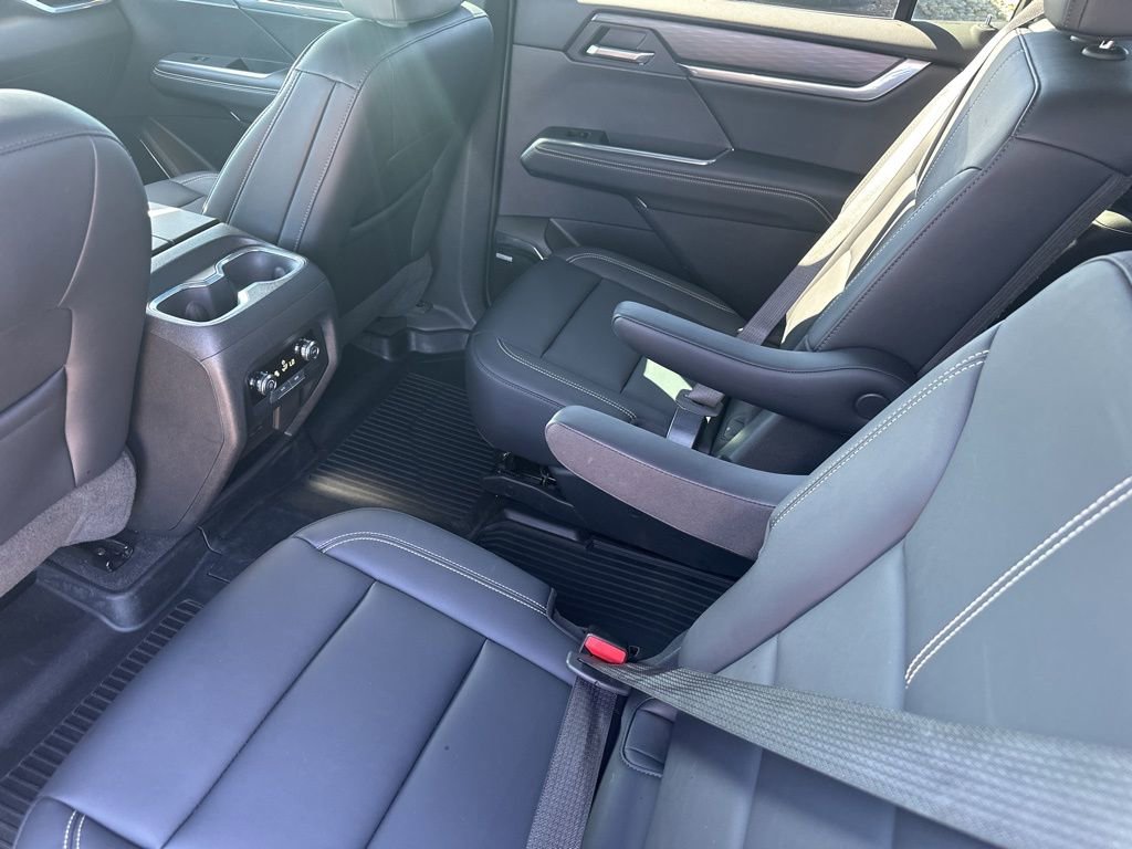 Used 2025 GMC Acadia Elevation w/ Elevation Premium Package image 20