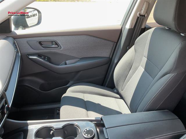 Used 2023 Nissan Rogue S image 33