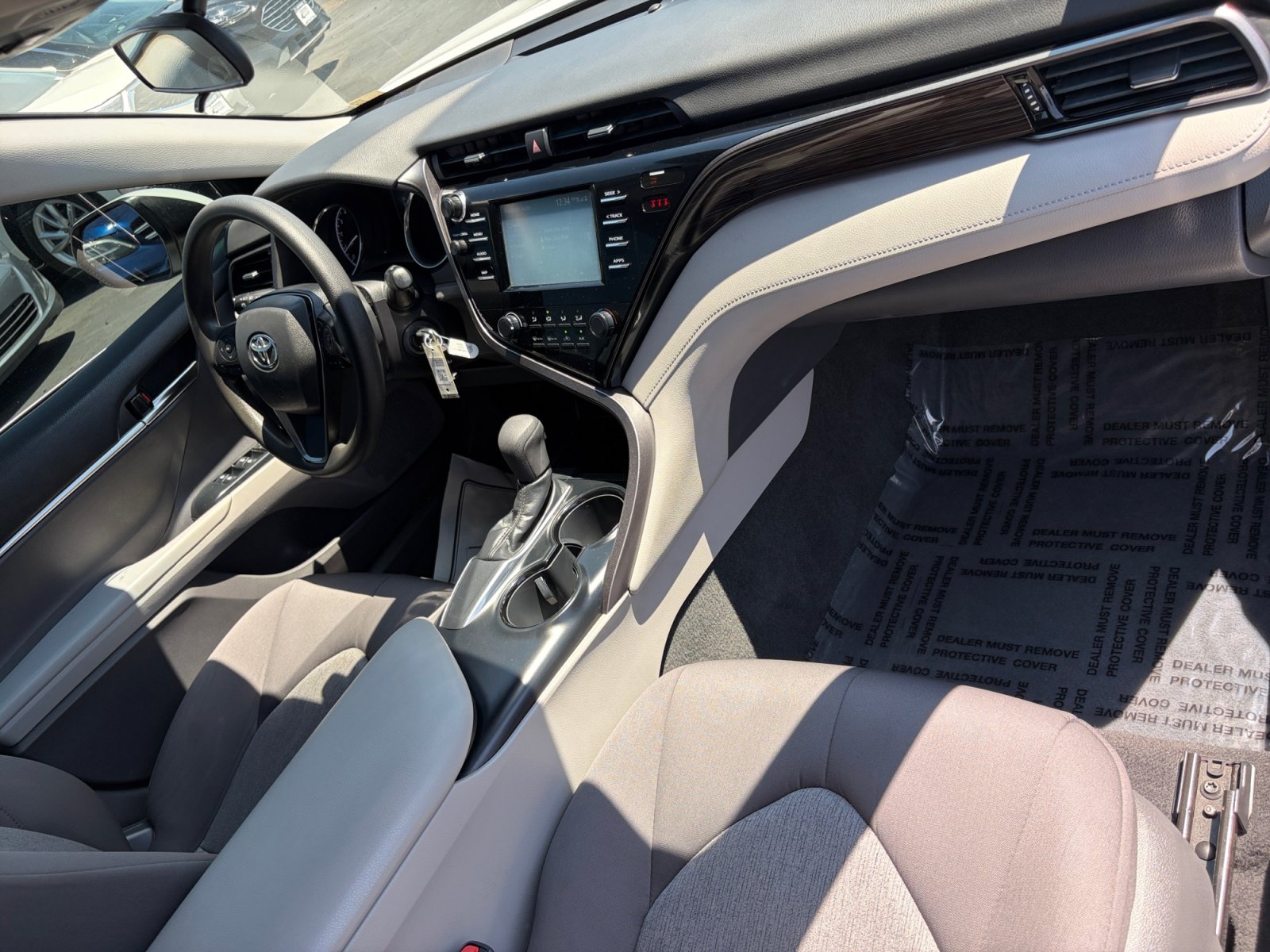Used 2019 Toyota Camry LE FWD image 34