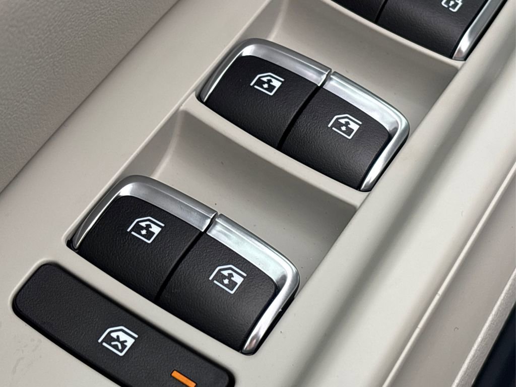 New 2025 Kia Carnival SX Prestige image 30