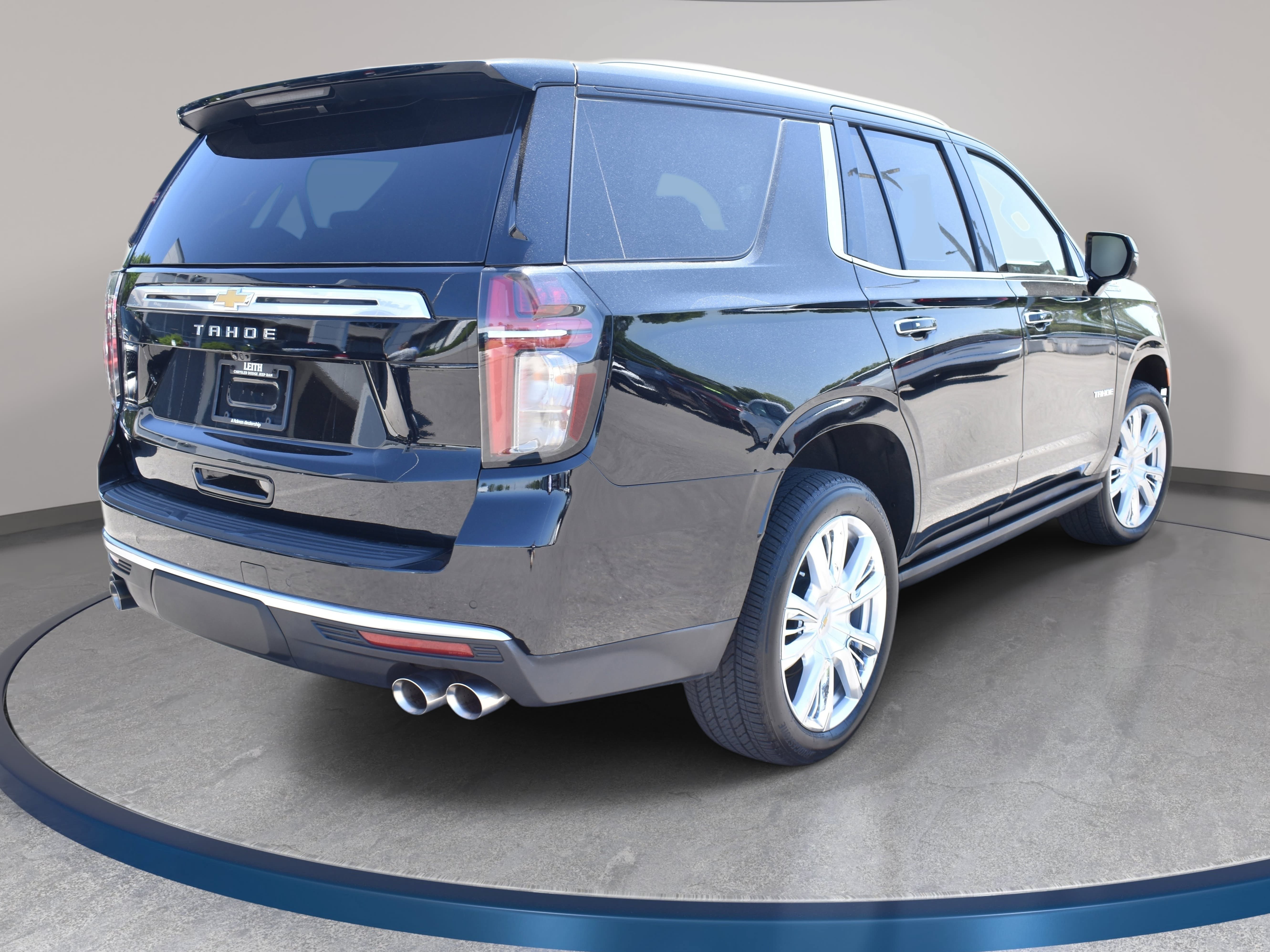 Used 2023 Chevrolet Tahoe High Country w/ Premium Package 2 AWD/4WD image 6