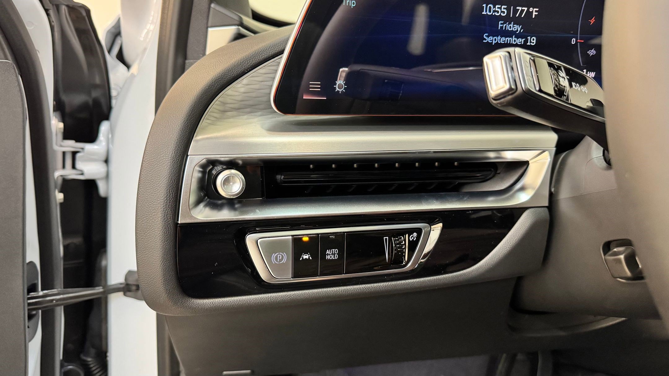 New 2026 Cadillac Lyriq Luxury image 38