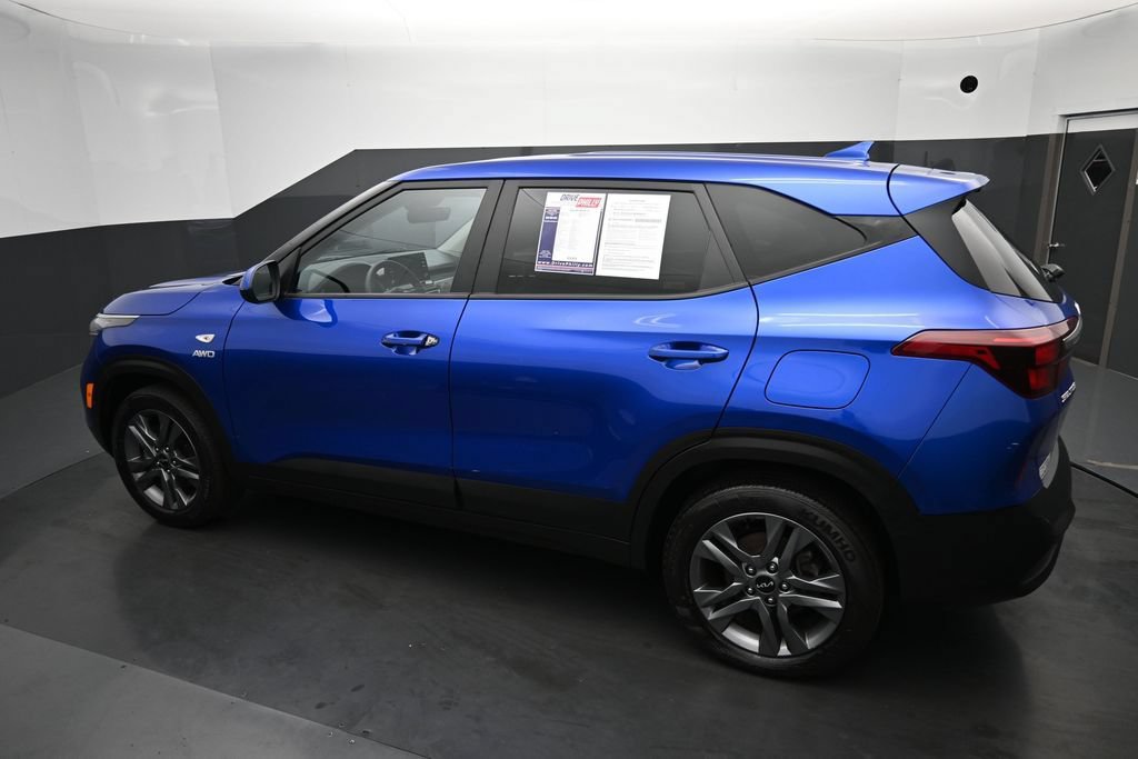 Used 2023 Kia Seltos LX AWD/4WD image 5
