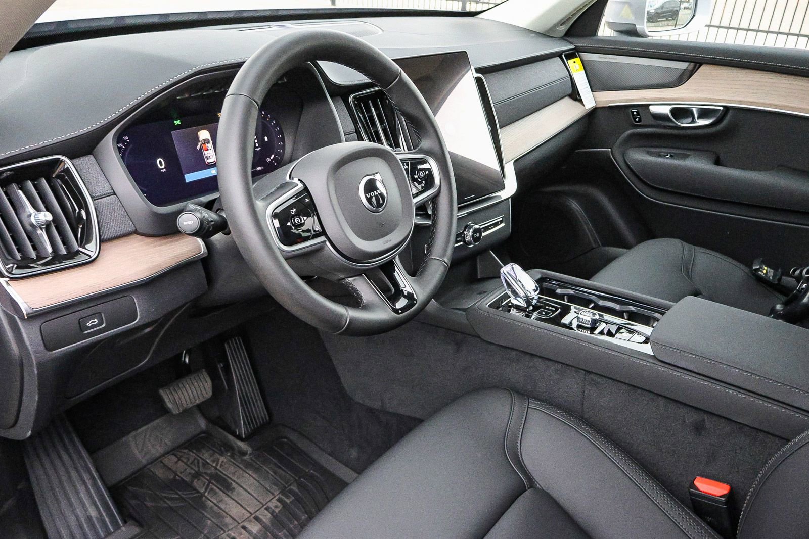 New 2026 Volvo XC90 B6 Plus w/ Protection Package AWD/4WD image 28