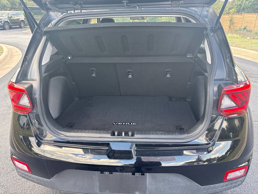 Used 2022 Hyundai Venue SEL FWD image 21