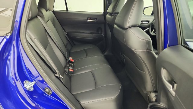 Used 2025 Toyota Corolla Cross XLE w/ Convenience Package FWD image 26