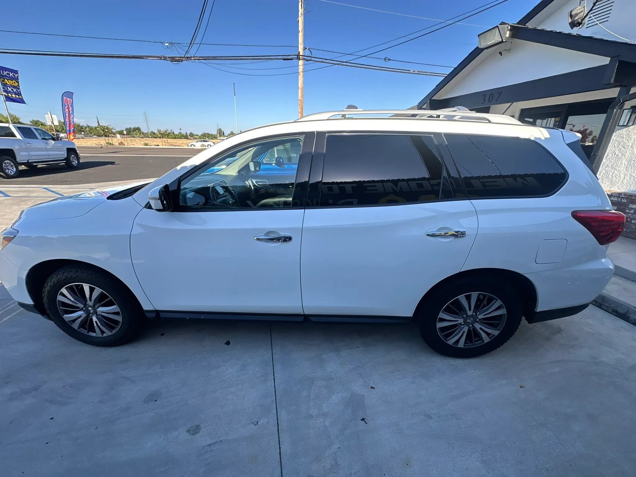 Used 2018 Nissan Pathfinder SV AWD/4WD image 11