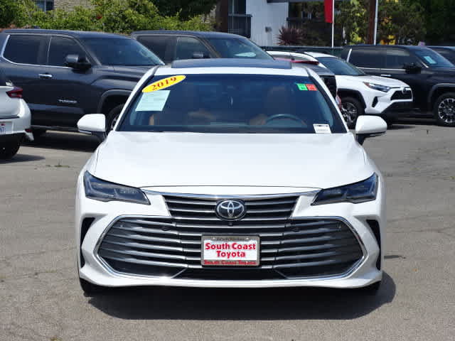 Used 2019 Toyota Avalon Limited w/ Advanced Safety Package FWD image 3