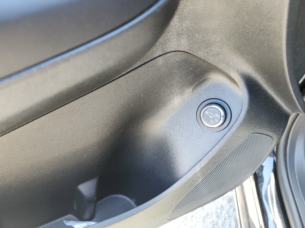 Used 2025 Buick Envista Sport Touring w/ Convenience I Package image 17