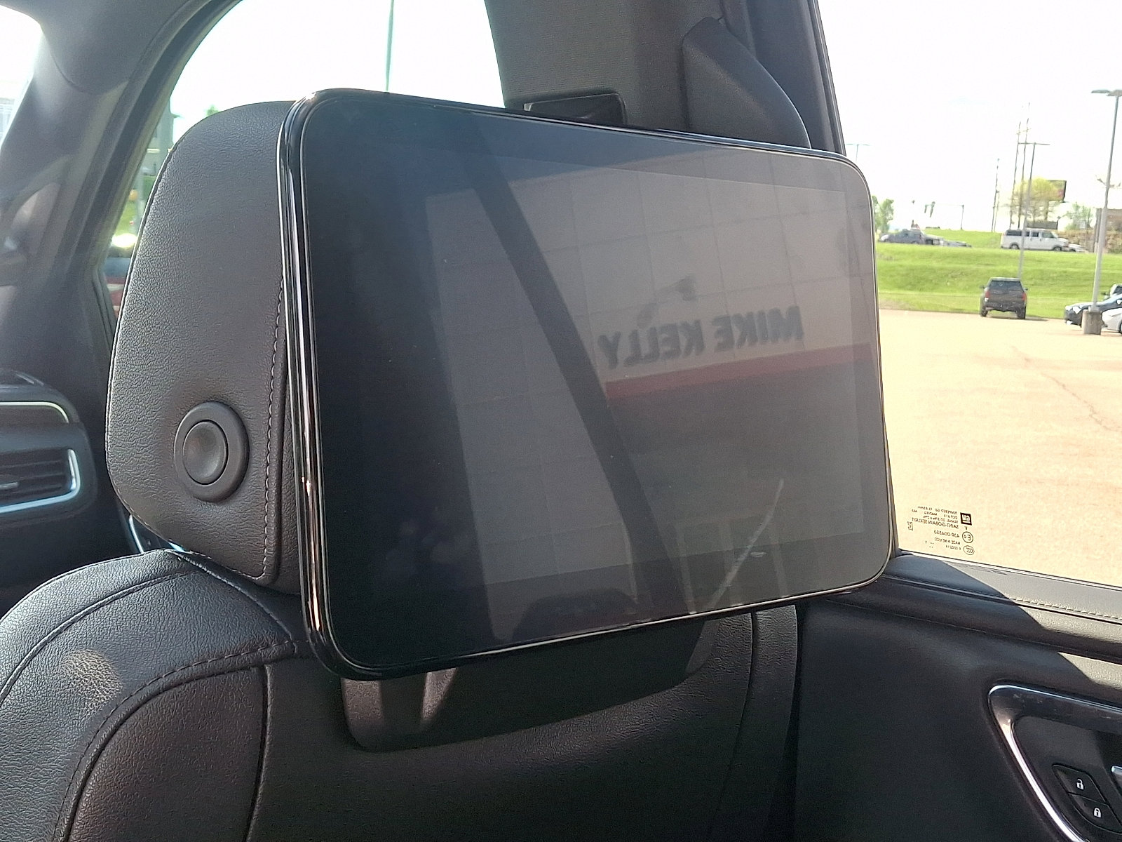 Used 2021 Chevrolet Tahoe Z71 w/ Rear Media and Nav Package image 13