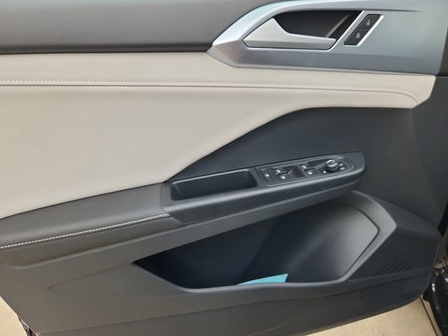 New 2025 Volkswagen Taos SE AWD/4WD image 6