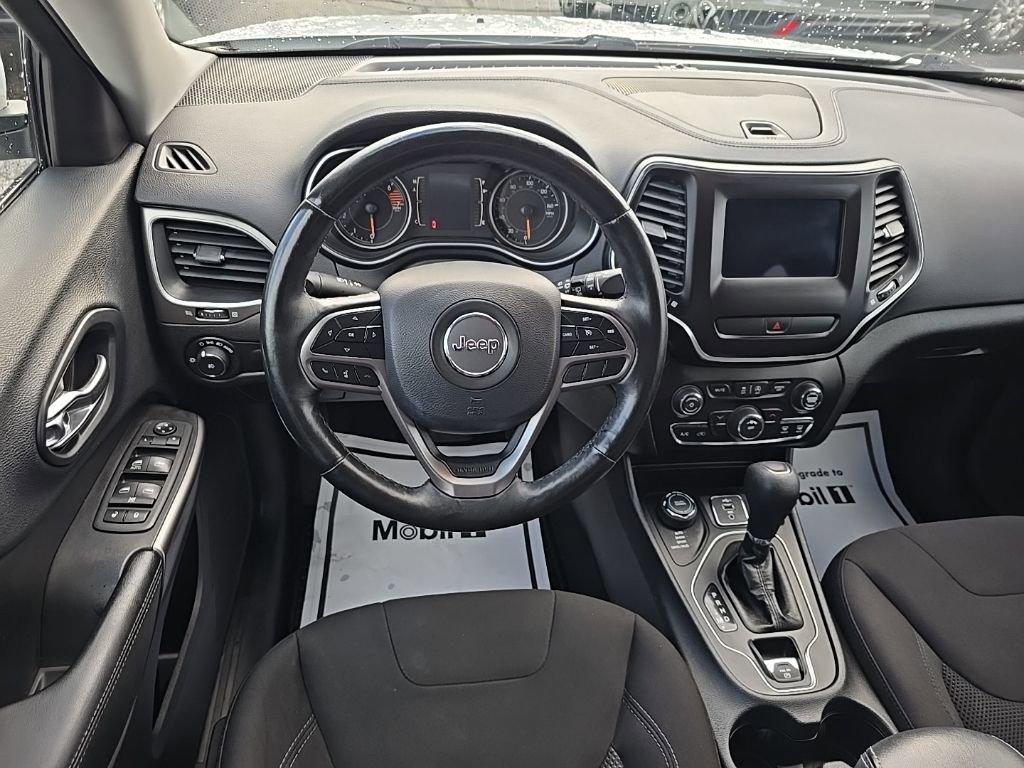 Used 2019 Jeep Cherokee Latitude w/ Cold Weather Group image 6