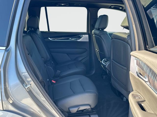 Used 2025 Cadillac XT6 Premium Luxury image 21