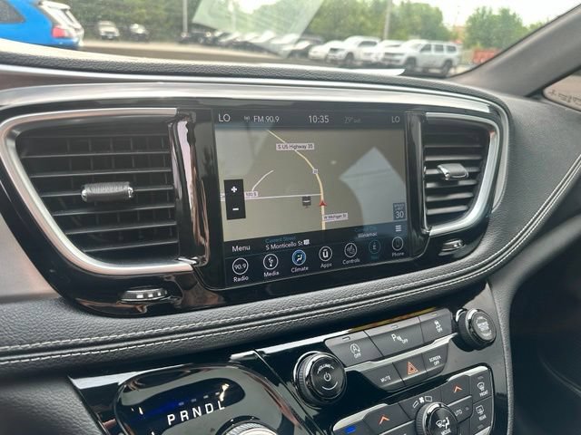 Used 2019 Chrysler Pacifica Limited w/ S Appearance Package FWD image 35