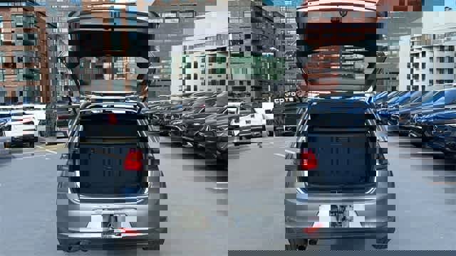 Used 2015 Volkswagen Golf S image 7