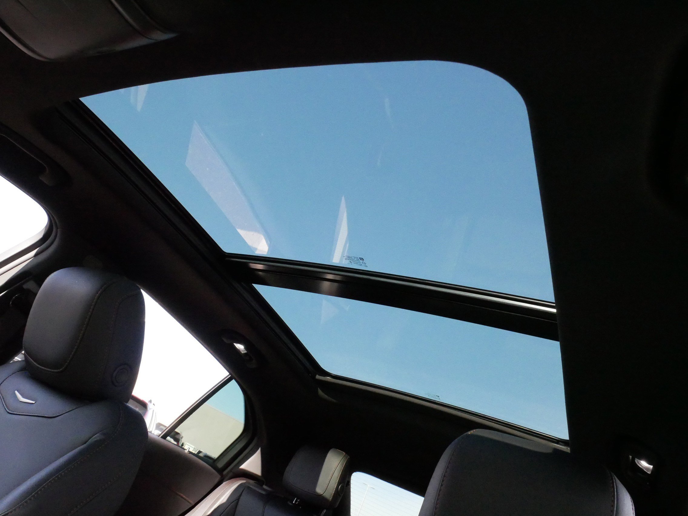 Used 2023 Cadillac XT4 Sport w/ Cold Weather Package image 33