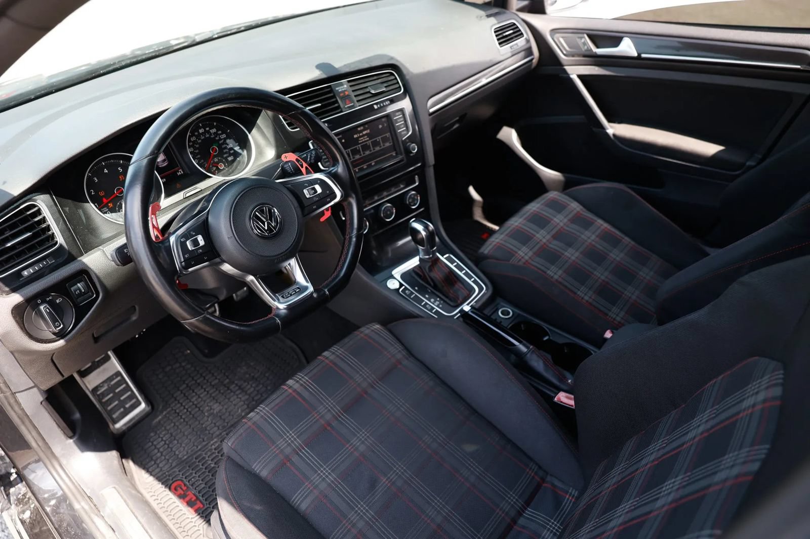 Used 2017 Volkswagen GTI Sport FWD image 16