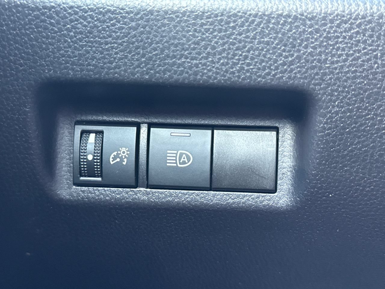 Used 2025 Toyota RAV4 LE FWD image 17