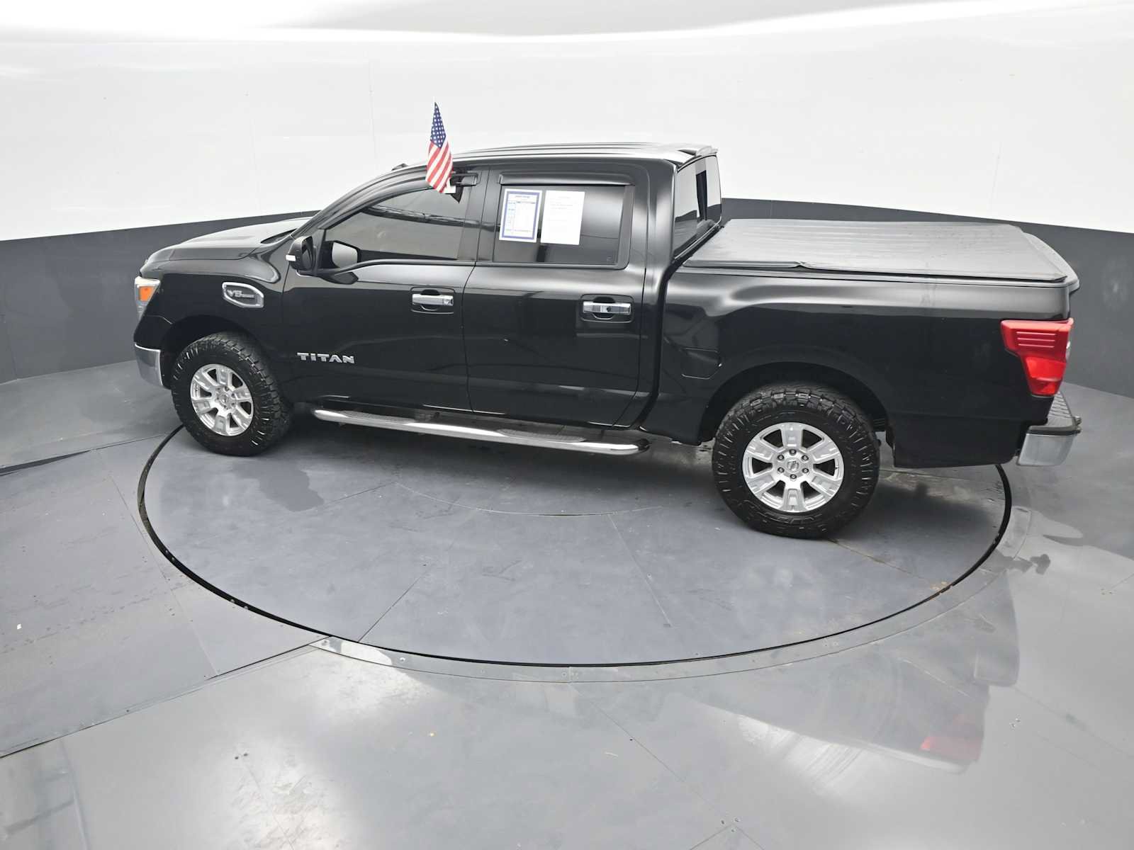 Used 2017 Nissan Titan SV AWD/4WD image 29