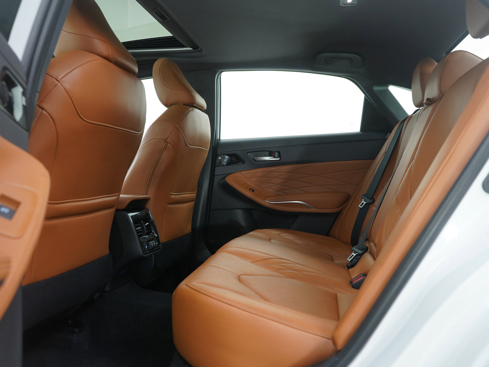 Used 2019 Toyota Avalon Limited image 18